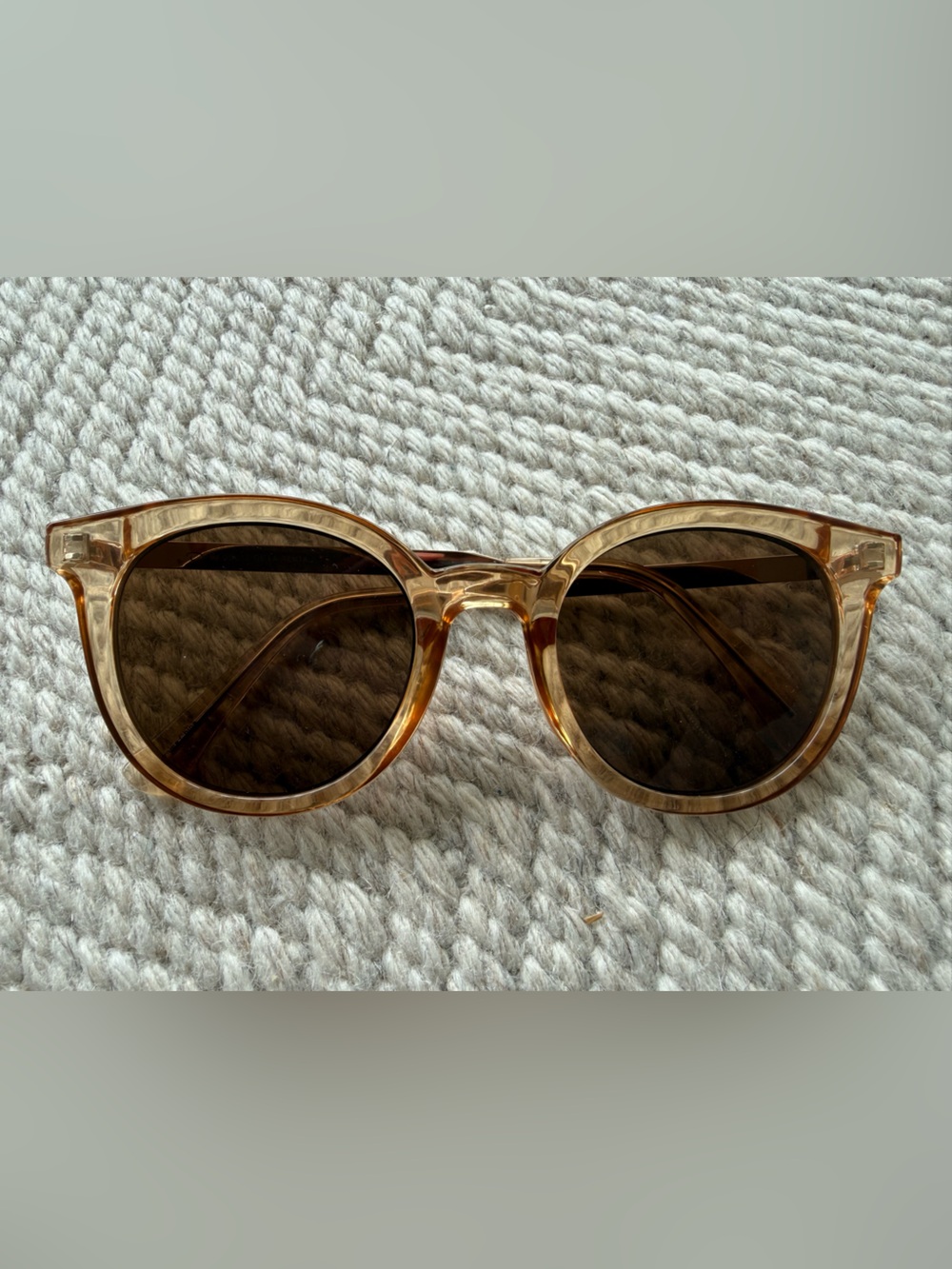 Oscar De Le Renta Transparent Amber Round Sunglasses